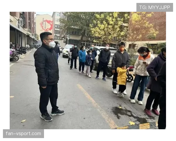 守门员犯规判罚标准及对比赛秩序的影响解析